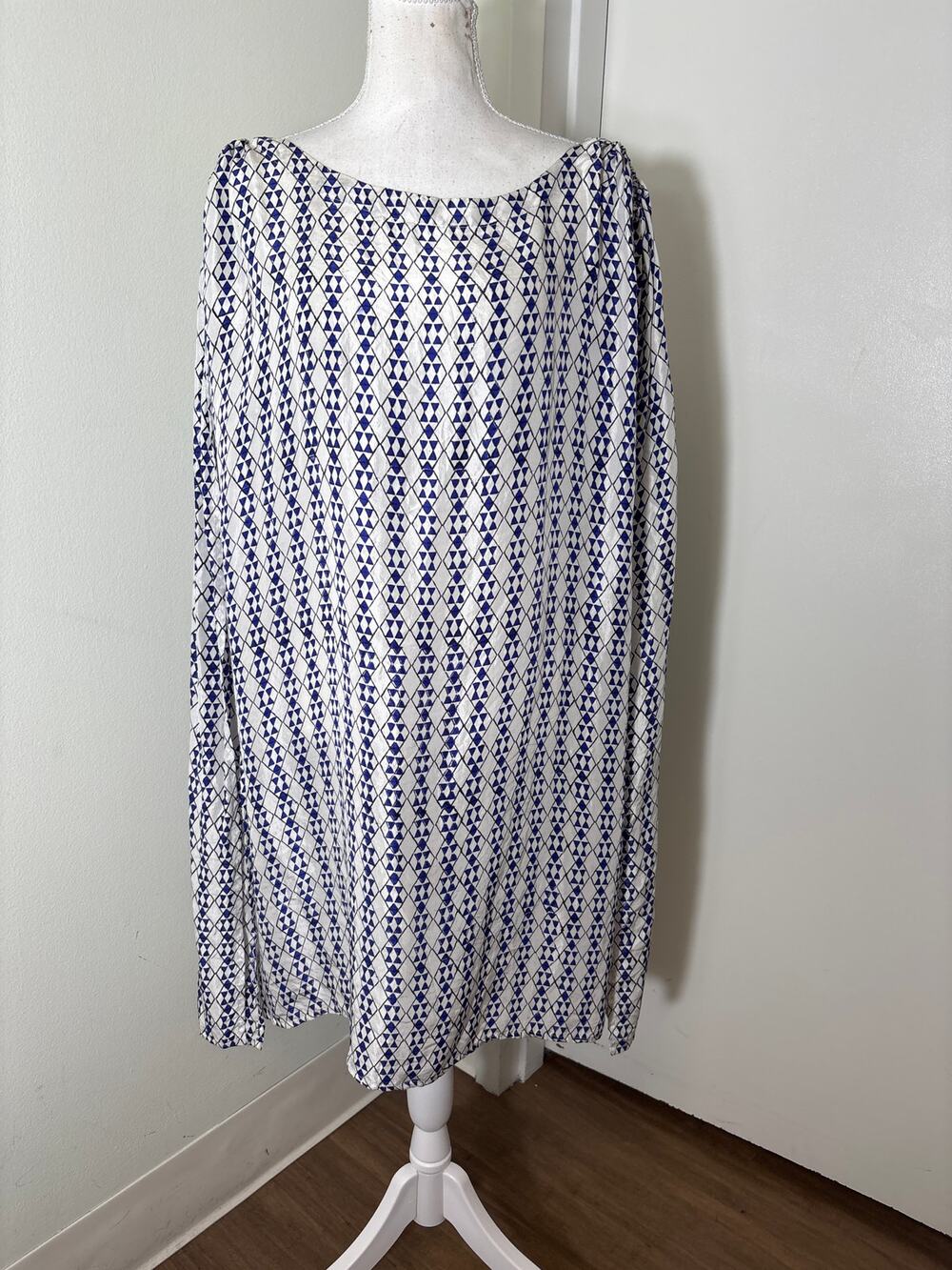Roller Rabbit Blue and White Top Sz0/S
